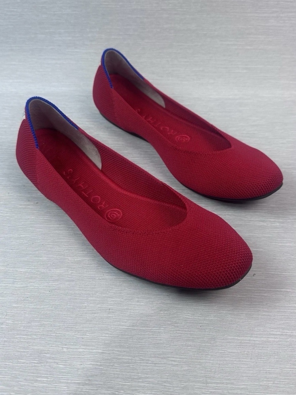 ROTHY’S The Flat Cap Round Toe Shoes Red Textile Slipons Size 7